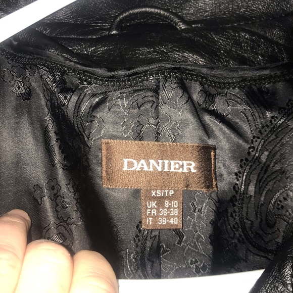 Danier leather black button up jacket coat women’s xs with pockets vintage 2000s - Picture 3 of 5